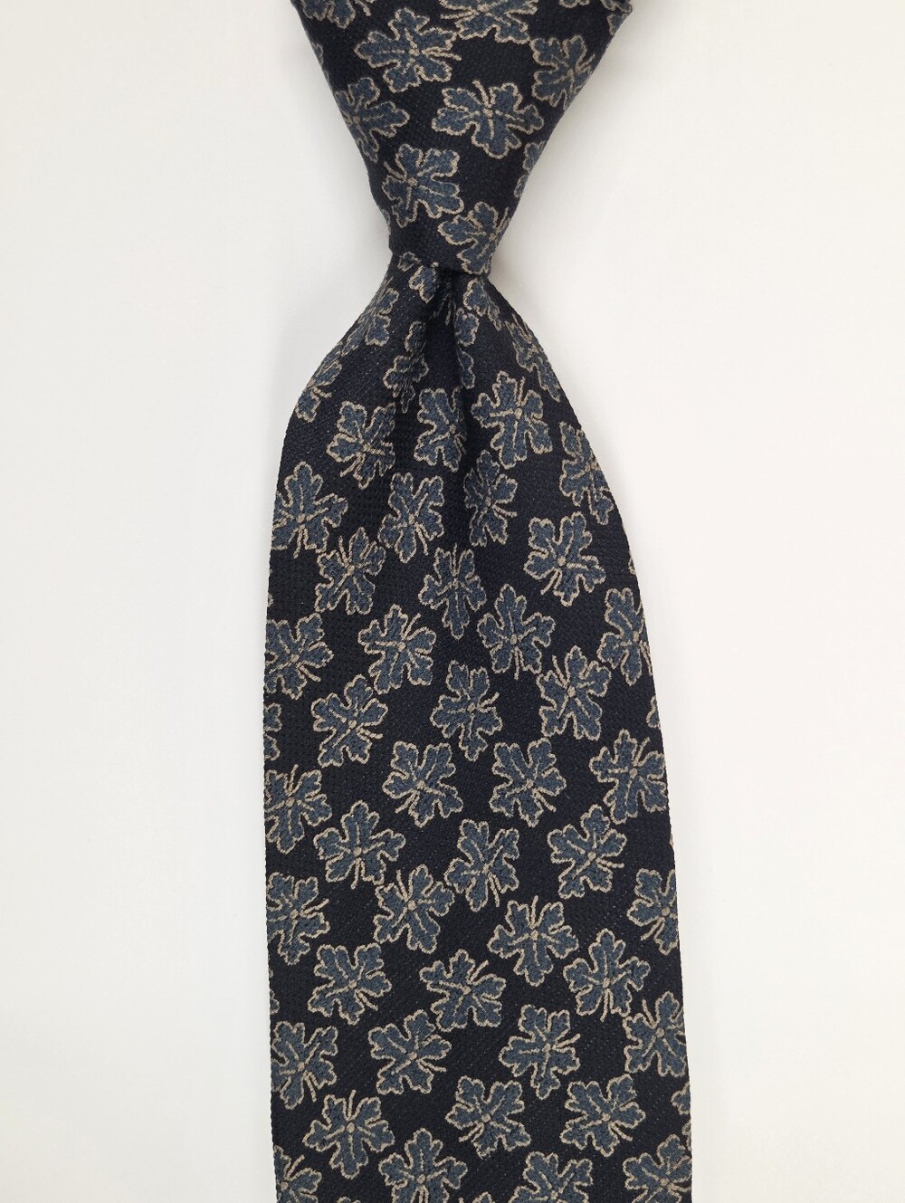 Vintage Giorgio Armani Cravatte Tie Blue Floral Print 100% Silk Made in Italy